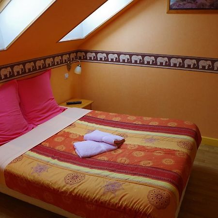 Family Delcour Bed & Breakfast Mailly-Maillet Exterior photo
